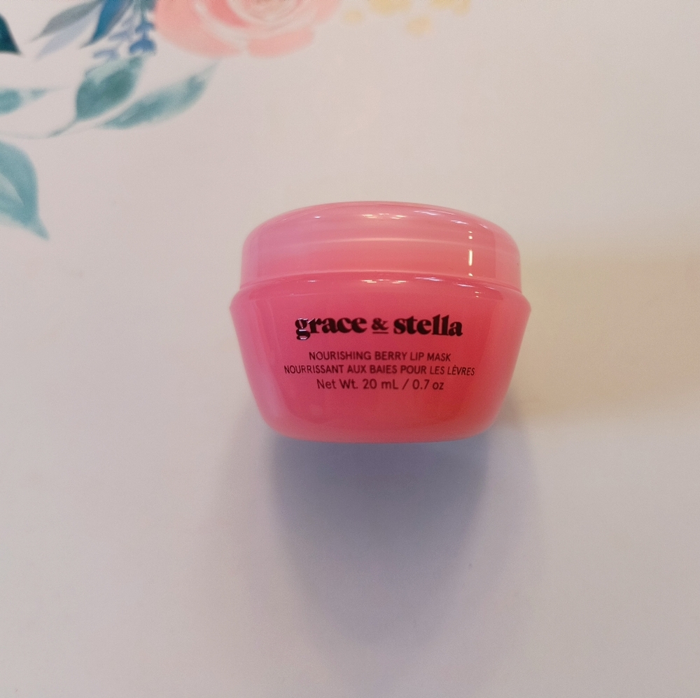 Grace & Stella Kissing Me Softly Moisturizing And Smoothing Berry Lip Mask 20g